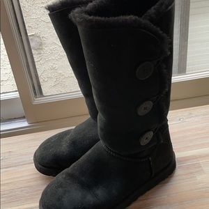 UGG tall black three button Bailey boots!